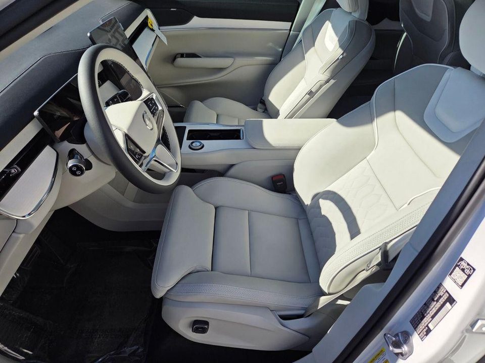 2025 Volvo EX90 Ultra, Twin Motor Performance, Fully electric, 7 Seats