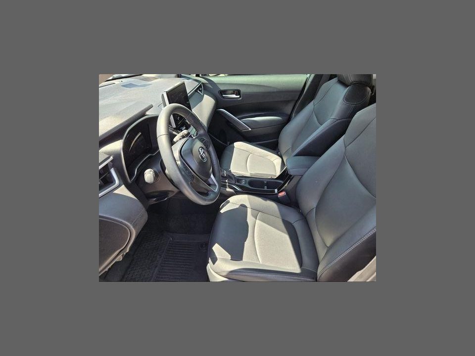 2025 Toyota Corolla Cross XLE