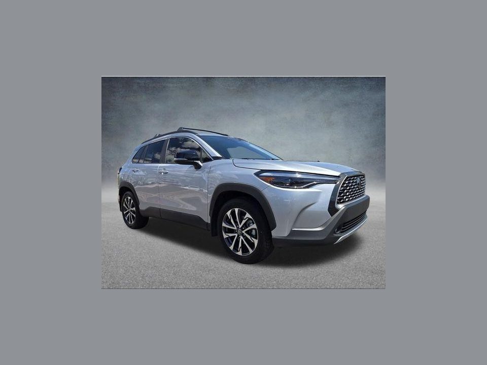 2025 Toyota Corolla Cross XLE