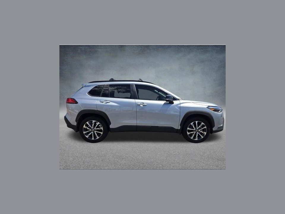 2025 Toyota Corolla Cross XLE