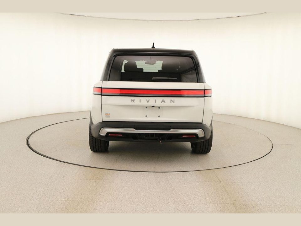 2024 Rivian R1S Adventure Quad Motor Large Pack