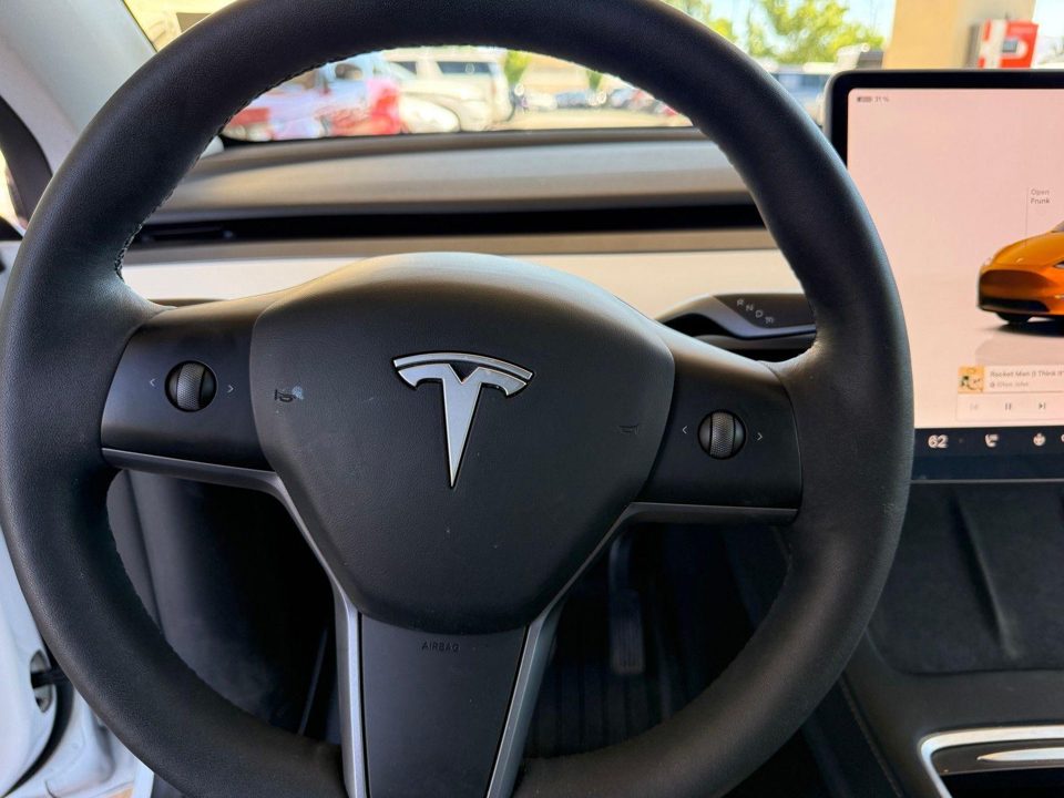 2023 Tesla Model Y Long Range Dual Motor All-Wheel Drive
