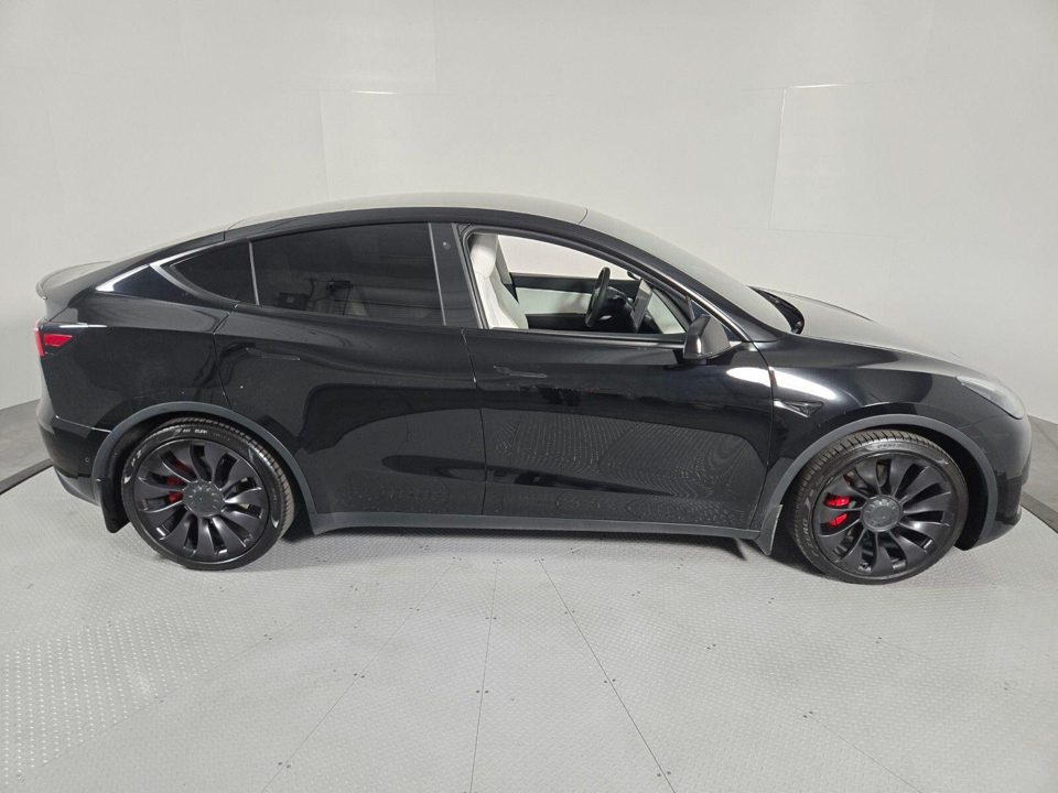 2022 Tesla Model Y Performance Dual Motor All-Wheel Drive
