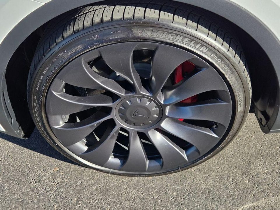 2023 Tesla Model Y Performance Dual Motor All-Wheel Drive