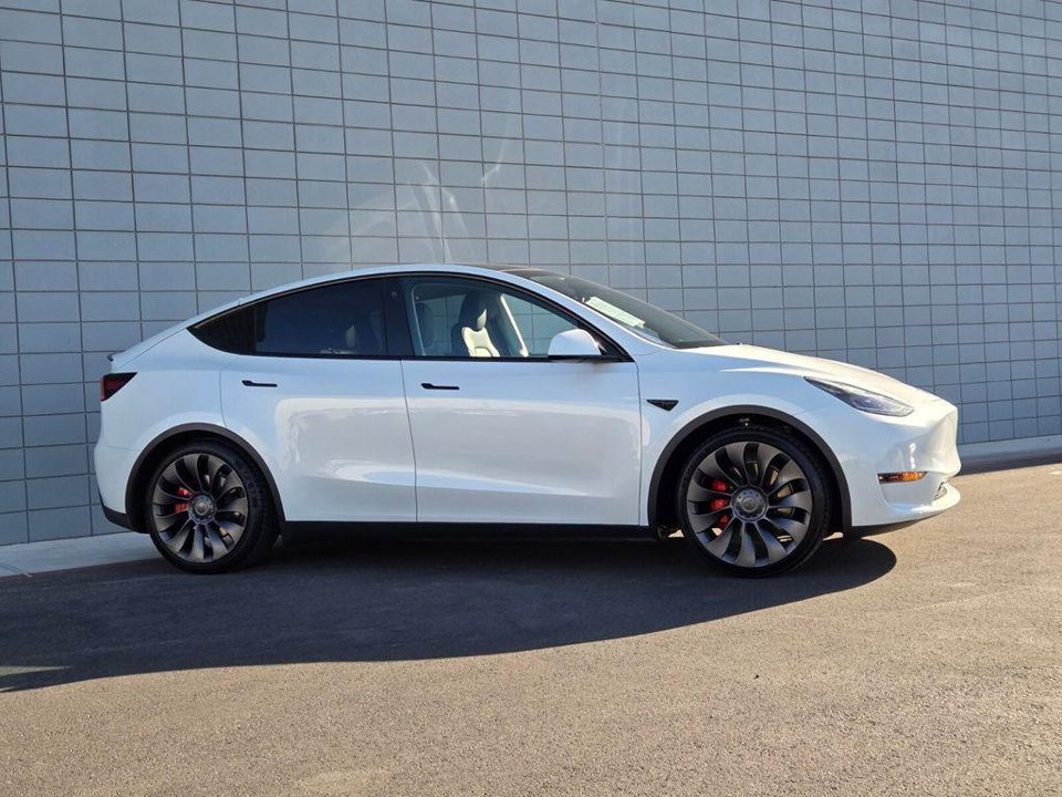 2023 Tesla Model Y Performance Dual Motor All-Wheel Drive