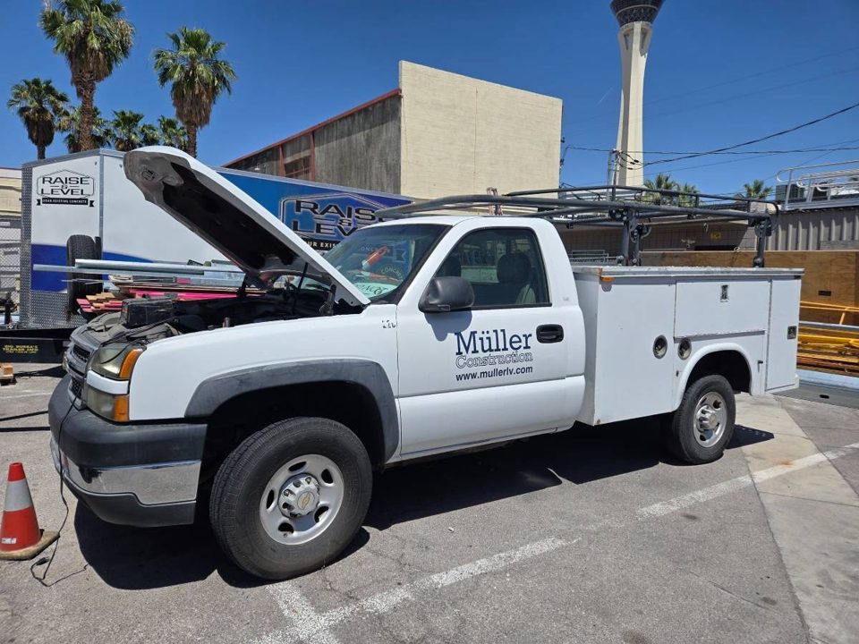 2005 Chevrolet SILVERADO UTILITY PICK UP TRUCK