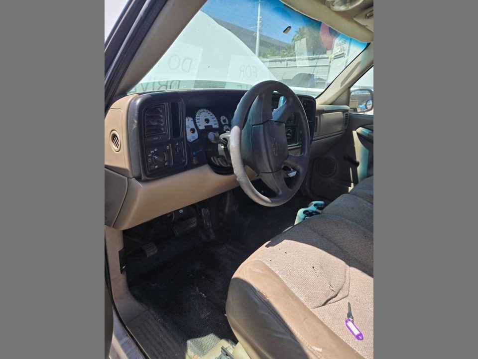 2005 Chevrolet SILVERADO UTILITY PICK UP TRUCK