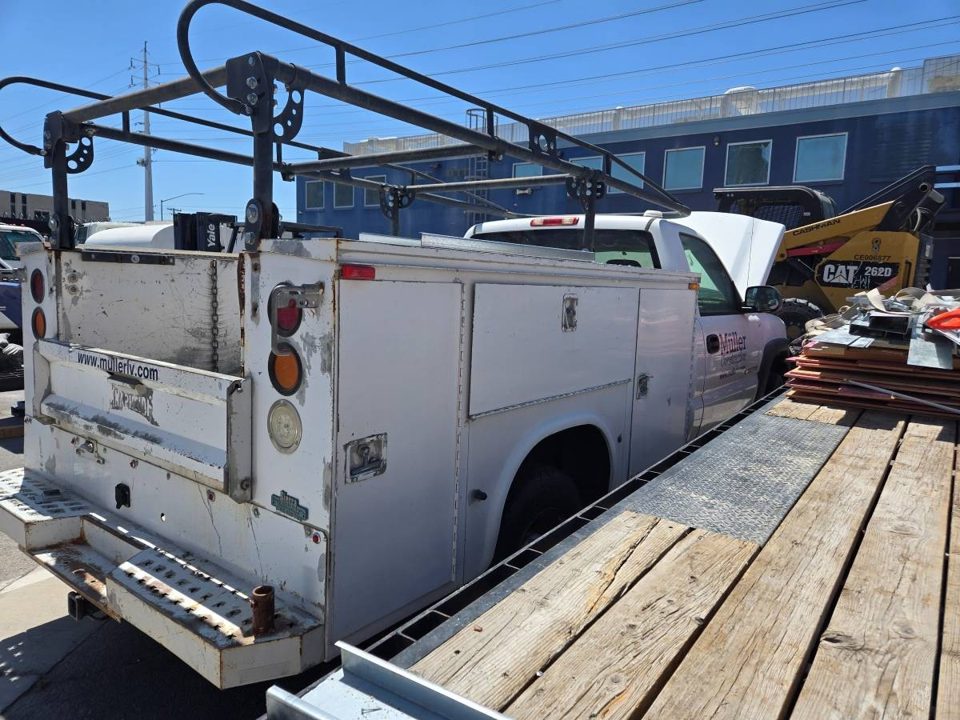 2005 Chevrolet SILVERADO UTILITY PICK UP TRUCK