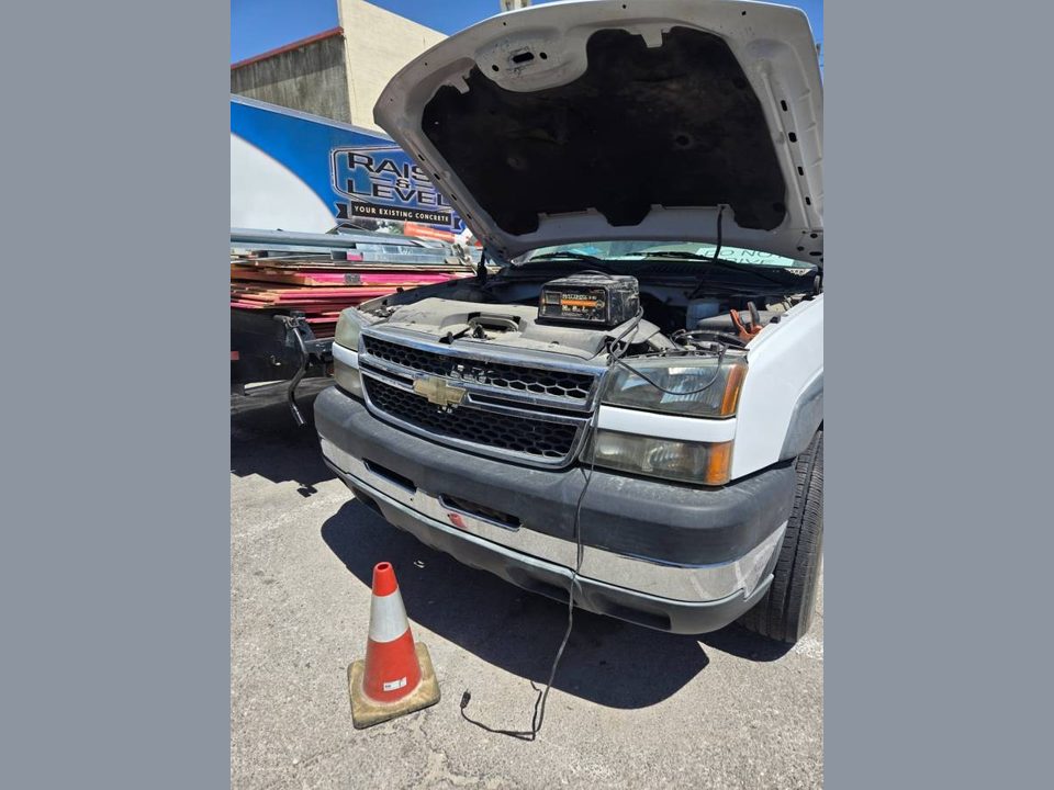 2005 Chevrolet SILVERADO UTILITY PICK UP TRUCK