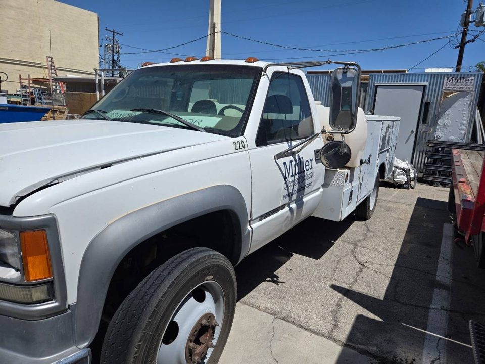 2000 Chevrolet 3500 HE UTILITY TRUCK