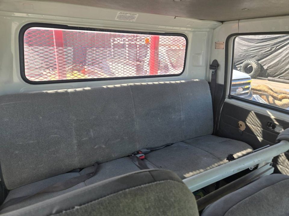 2005 Chevrolet TILT MASTER FLAT BED CREW CAB TRUCK