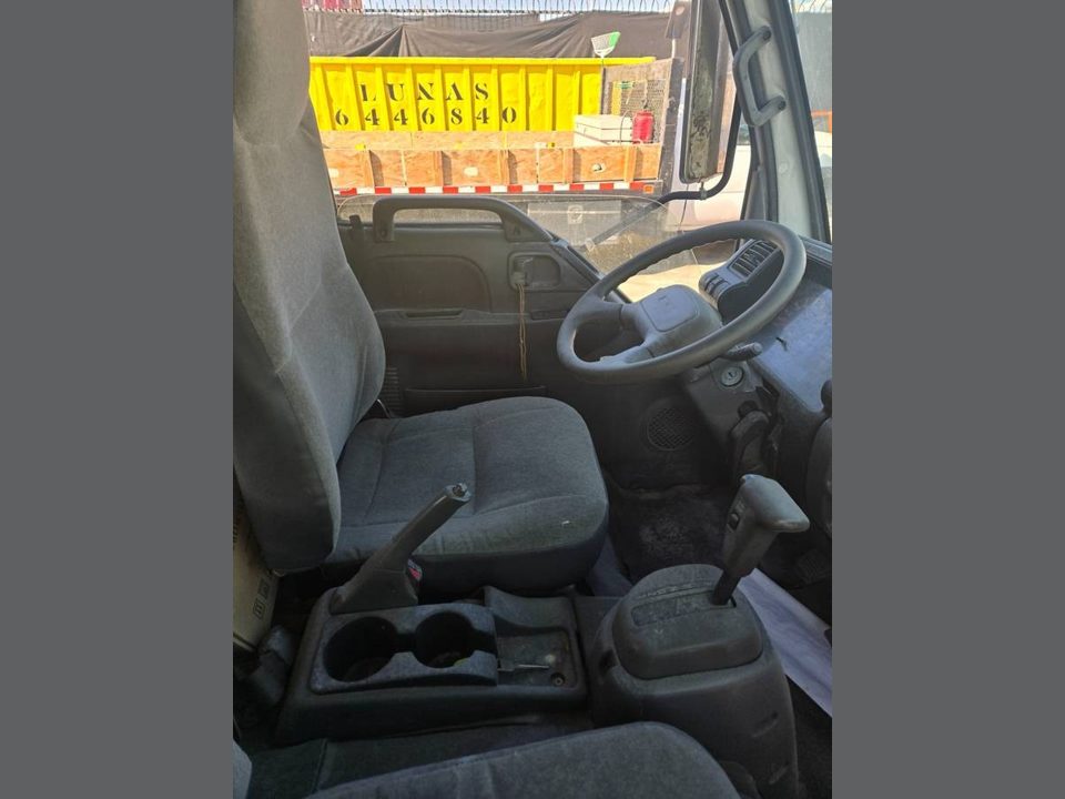 2005 Chevrolet TILT MASTER FLAT BED CREW CAB TRUCK