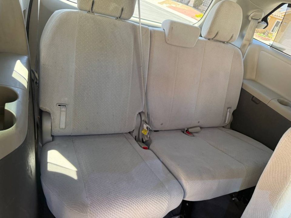 2014 Toyota SIENNA LE 3RD ROW 8 PASSENGER CLEAN NEVADA TITLE