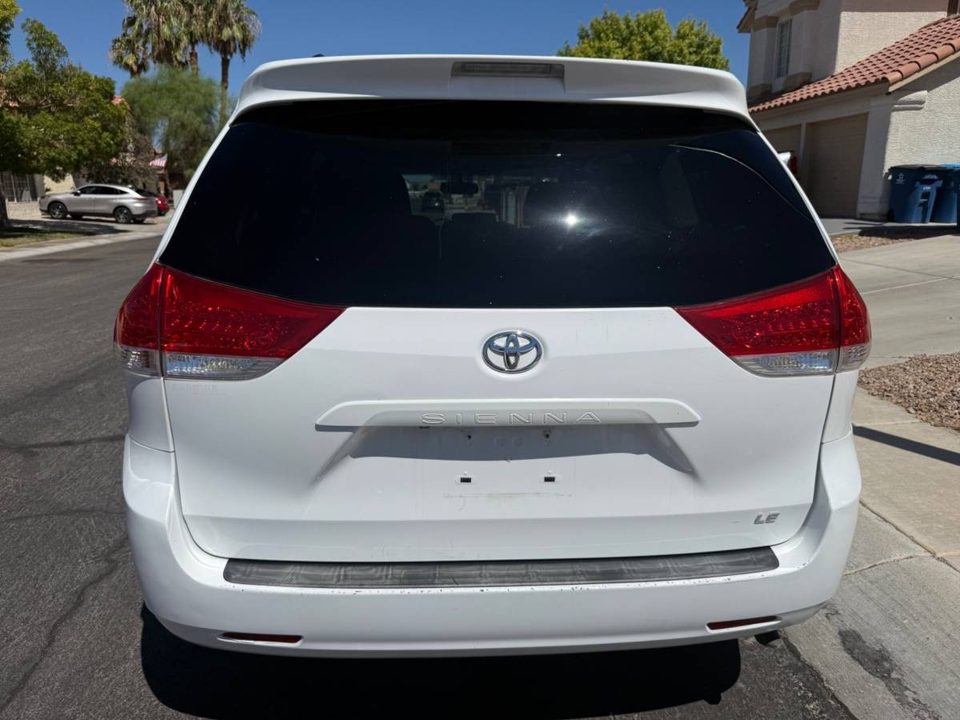2014 Toyota SIENNA LE 3RD ROW 8 PASSENGER CLEAN NEVADA TITLE