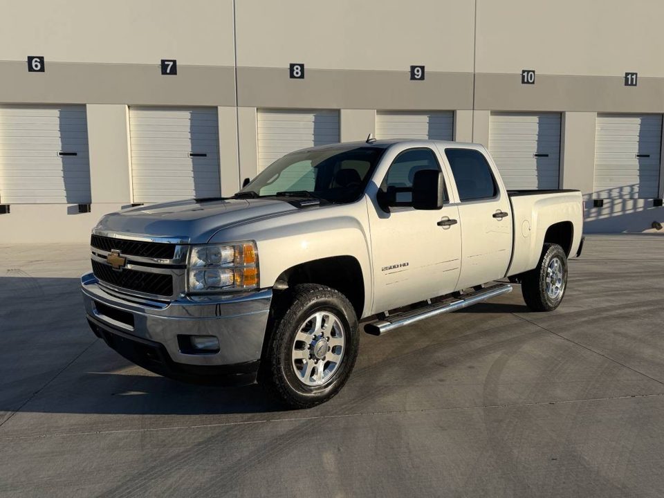 2013 Chevrolet 2500HD 4X4 Crewcab Pickup Truck