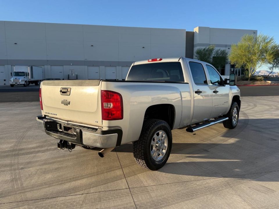 2013 Chevrolet 2500HD 4X4 Crewcab Pickup Truck