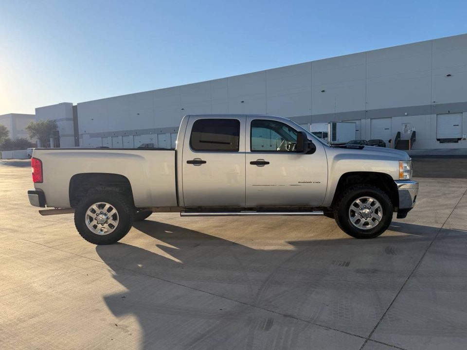 2013 Chevrolet 2500HD 4X4 Crewcab Pickup Truck