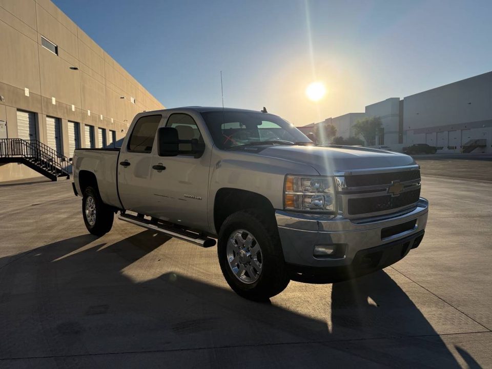 2013 Chevrolet 2500HD 4X4 Crewcab Pickup Truck
