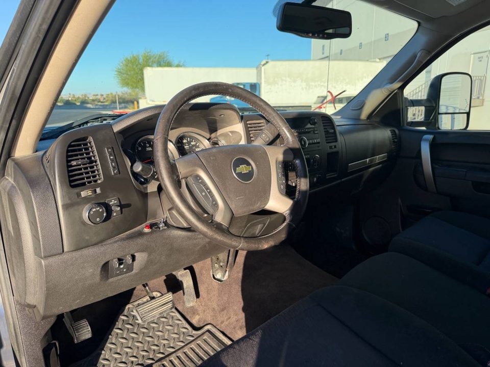 2013 Chevrolet 2500HD 4X4 Crewcab Pickup Truck