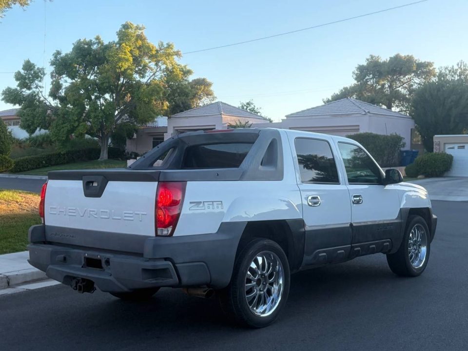2002 Chevrolet Avalanche 1500 2WD - Z66 Package