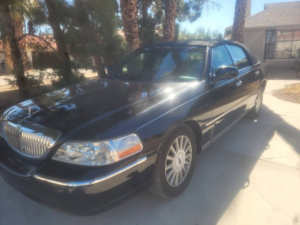 2008 Lincoln Town Car