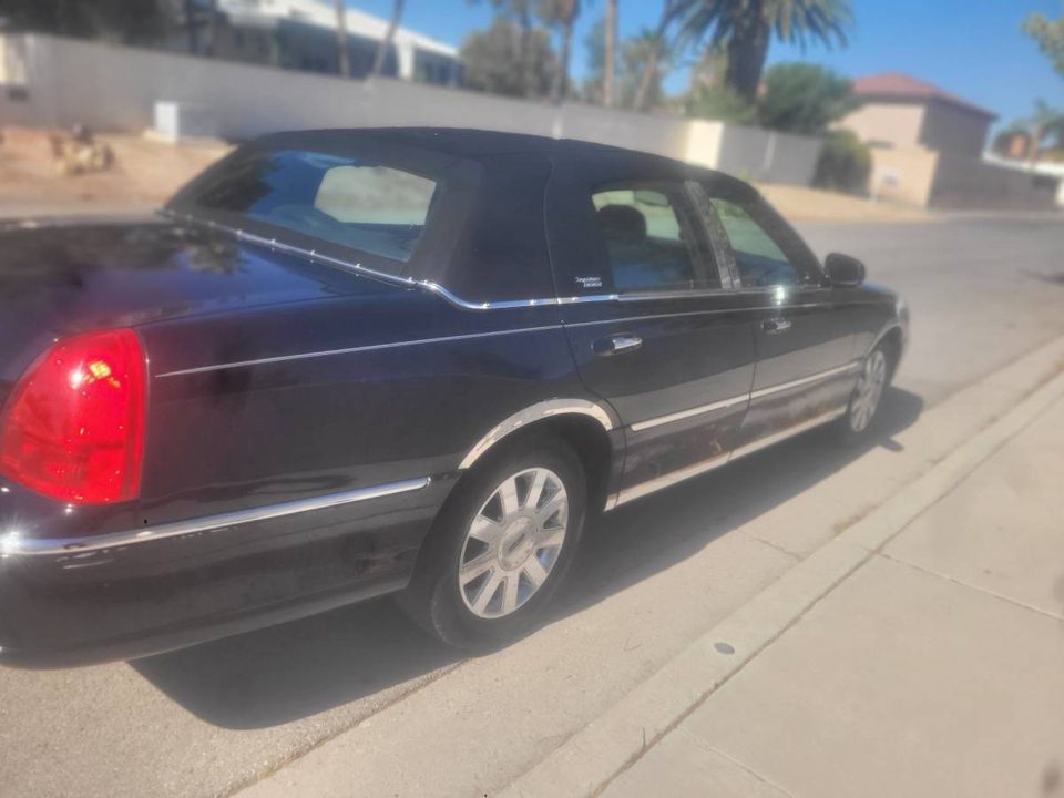 2008 Lincoln Town Car