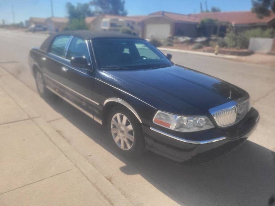 2008 Lincoln Town Car