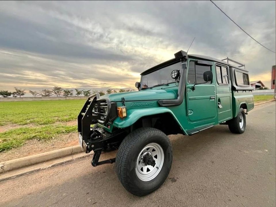 1994 Toyota FJ43 Crew Cab Pick Up 4x4 Camper Air conditioning**