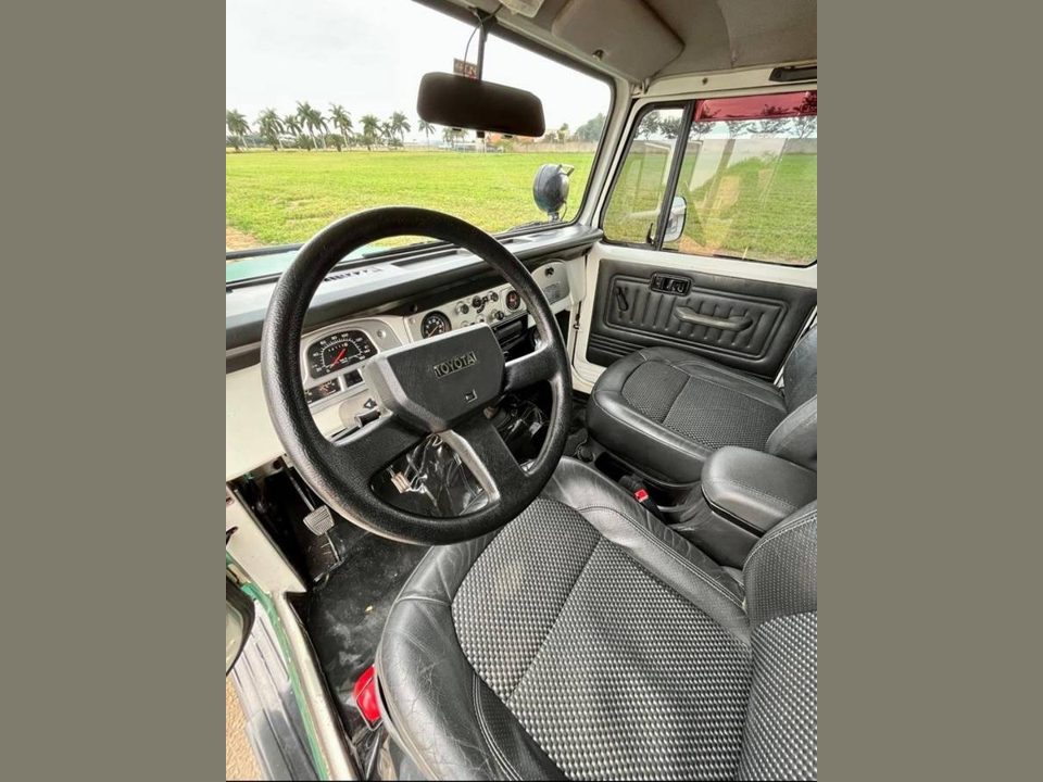 1994 Toyota FJ43 Crew Cab Pick Up 4x4 Camper Air conditioning**