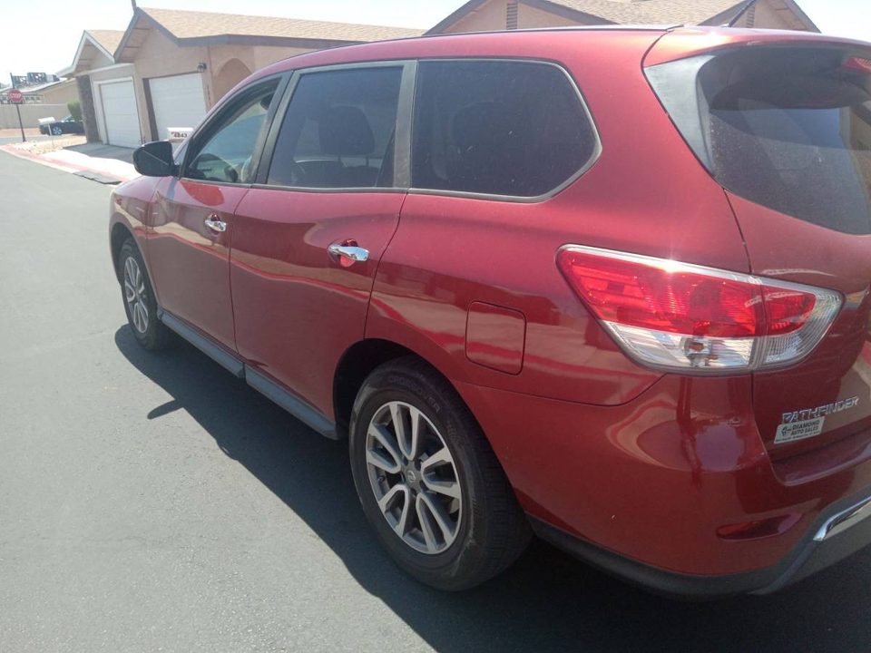 2013 Nissan pathfinder se 7 seats