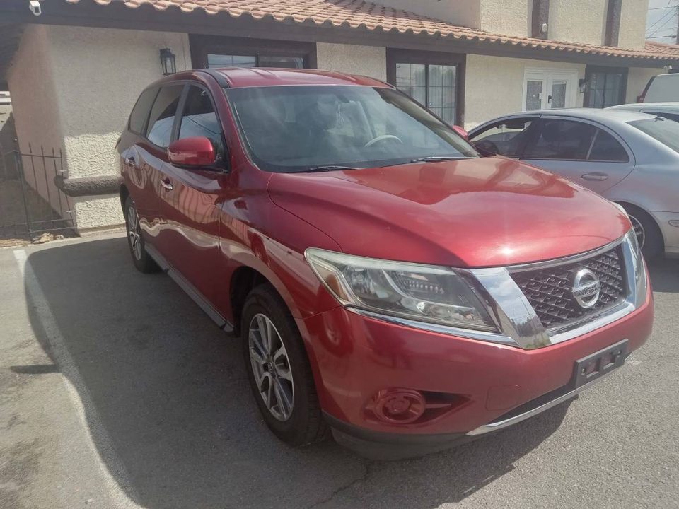 2013 Nissan pathfinder se 7 seats