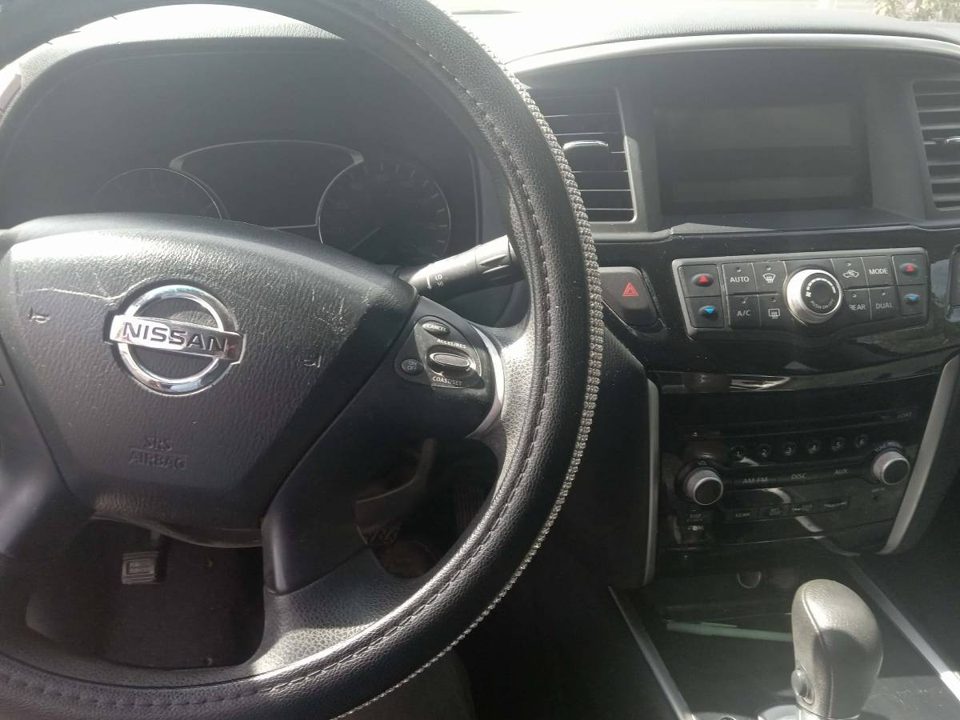 2013 Nissan pathfinder se 7 seats