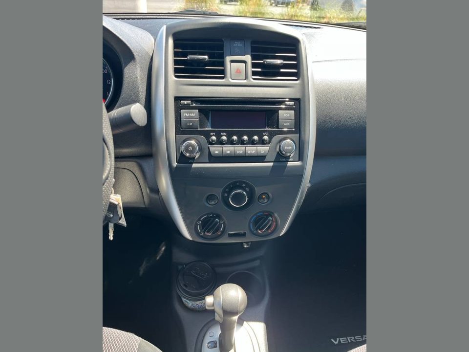2015 Nissan Versa SV 4cyl auto with and 43k orig