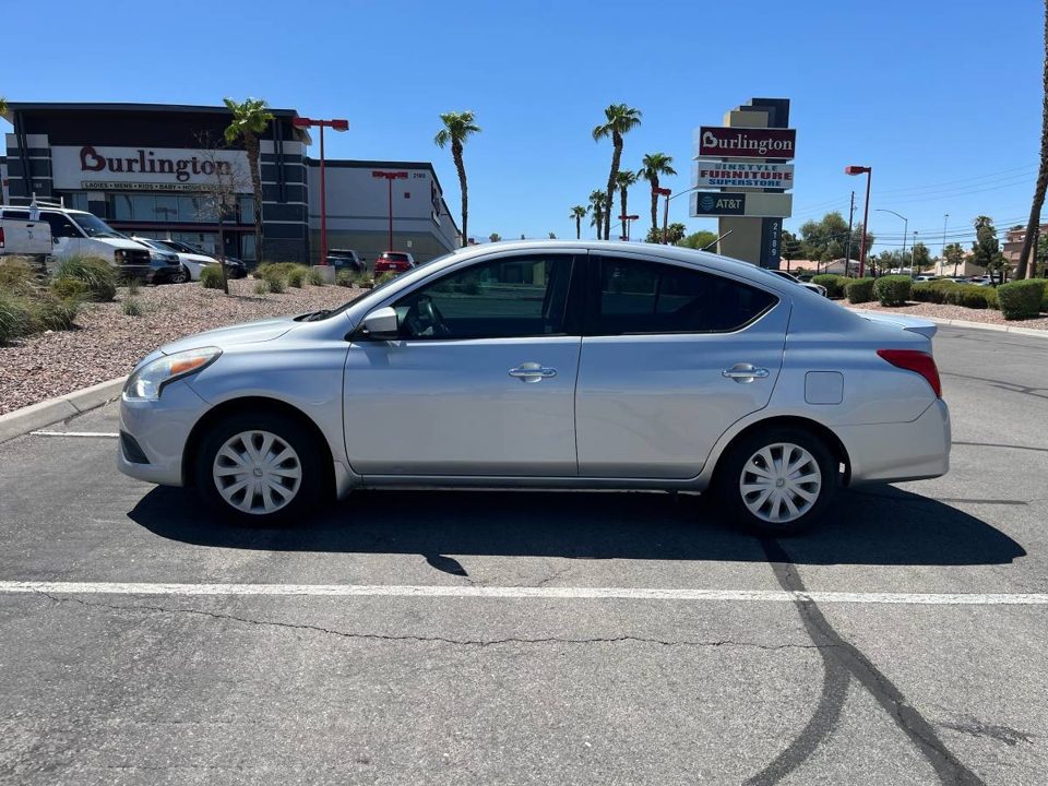 2015 Nissan Versa SV 4cyl auto with and 43k orig