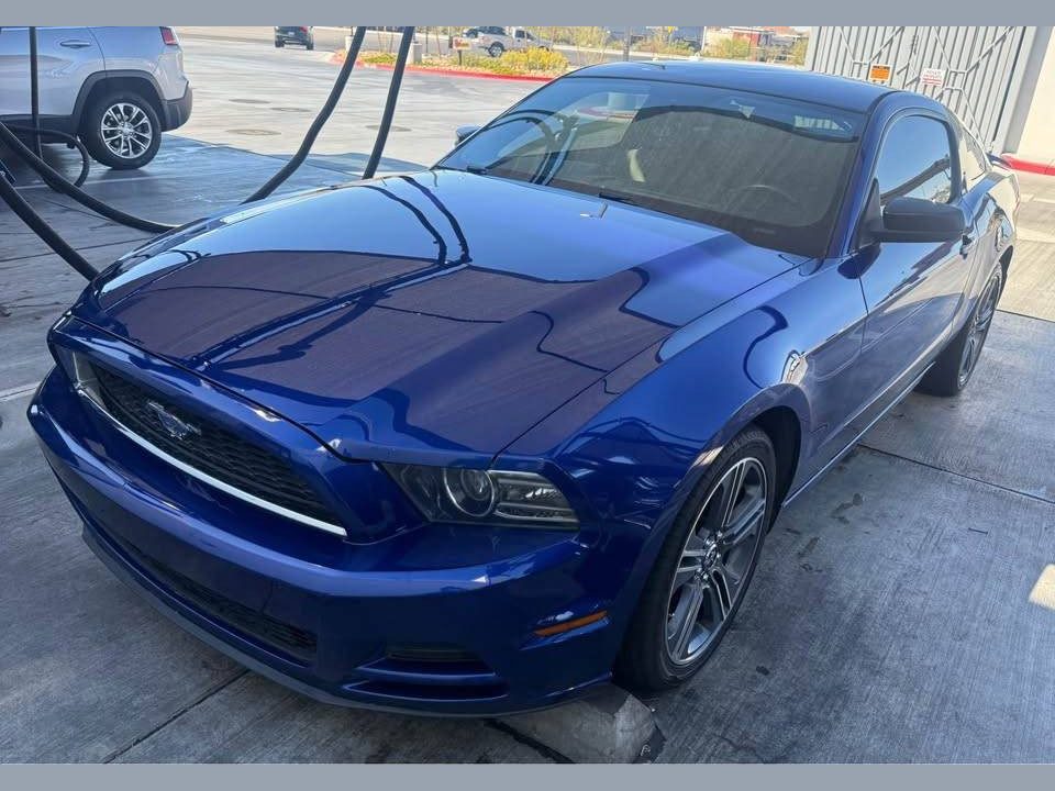 2013 Ford mustang v6 ready to go