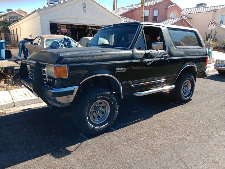 1990 Ford Bronco XLT 4WD $13000