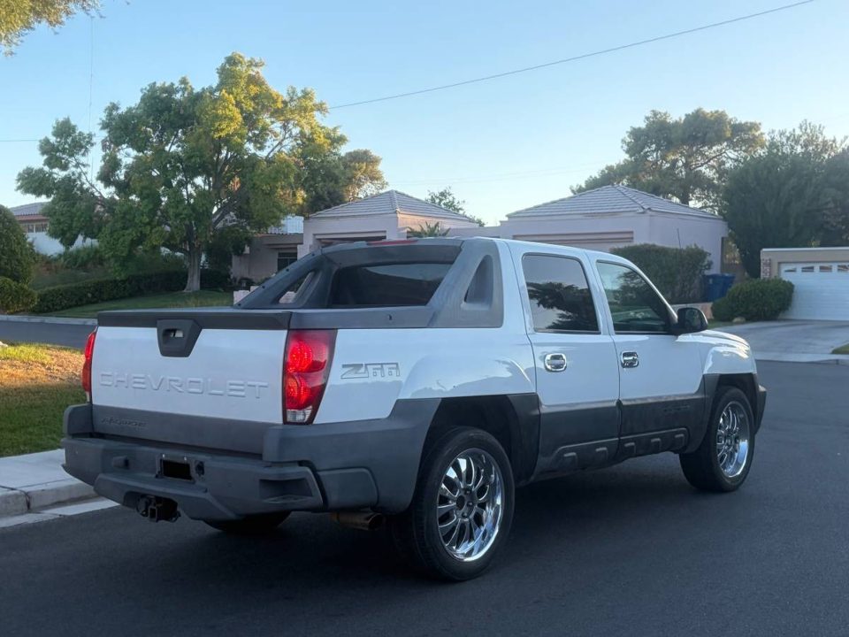 2002 Chevrolet Avalanche 2500 Z66