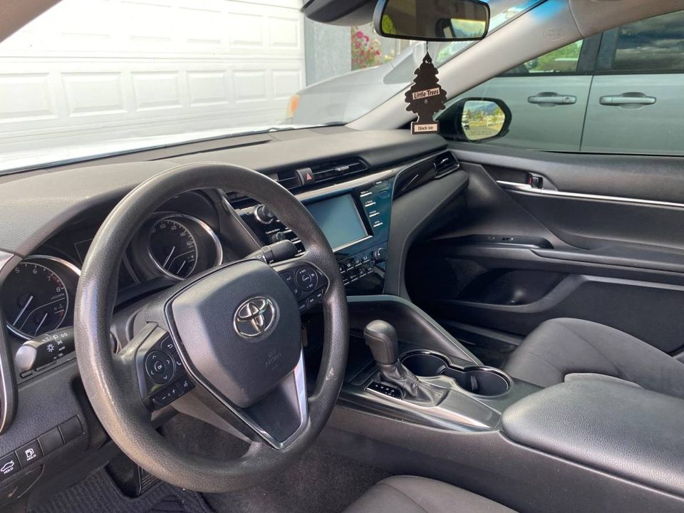 2019 Toyota camry LE