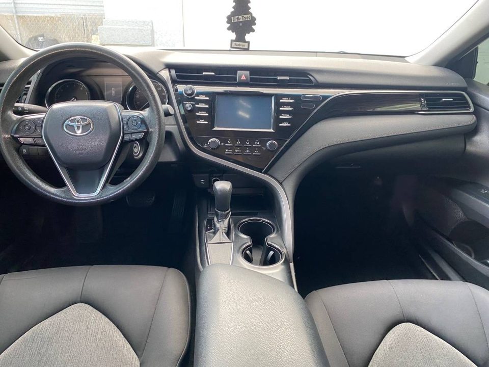 2019 Toyota camry LE