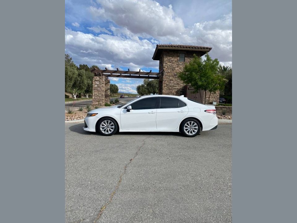 2019 Toyota camry LE