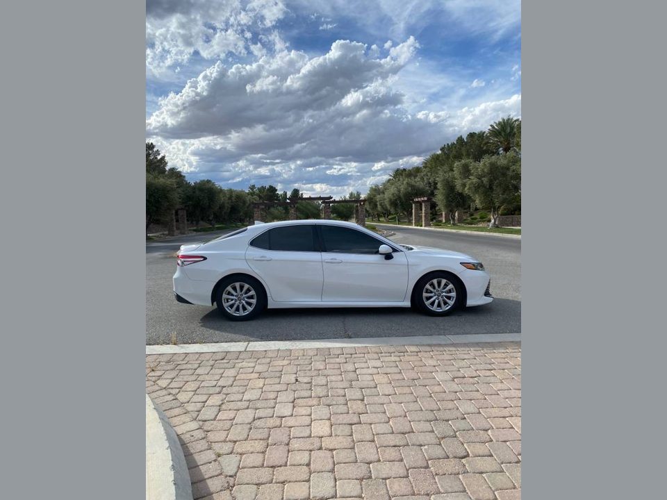 2019 Toyota camry LE