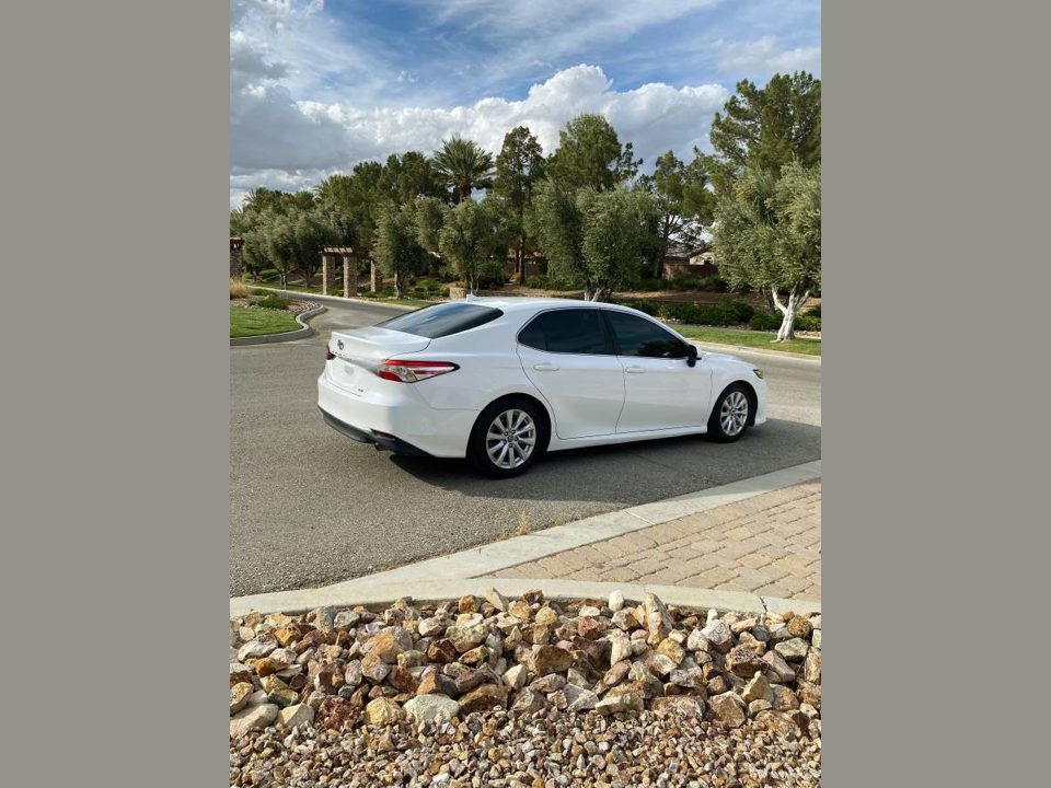 2019 Toyota camry LE
