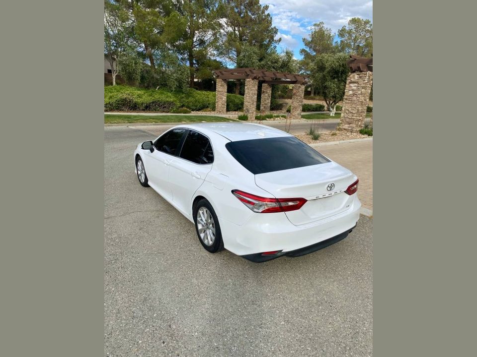 2019 Toyota camry LE