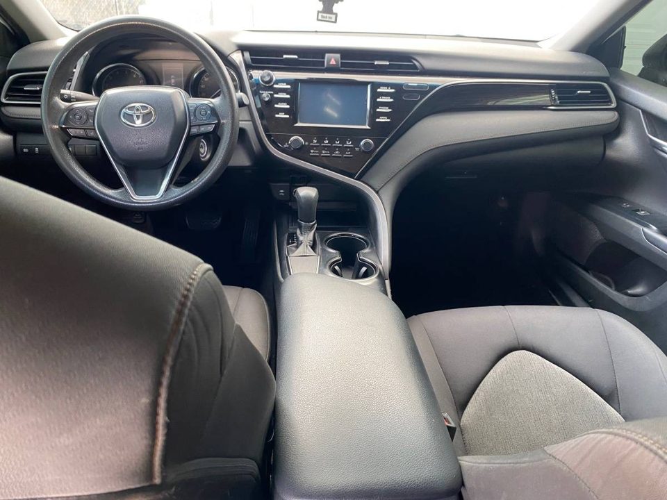 2019 Toyota camry LE