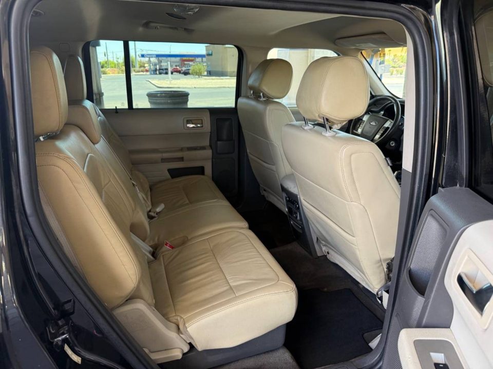 2011 Ford Flex SEL 3rd row seat Clean Nevada Title