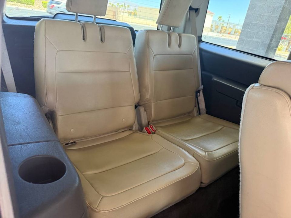 2011 Ford Flex SEL 3rd row seat Clean Nevada Title