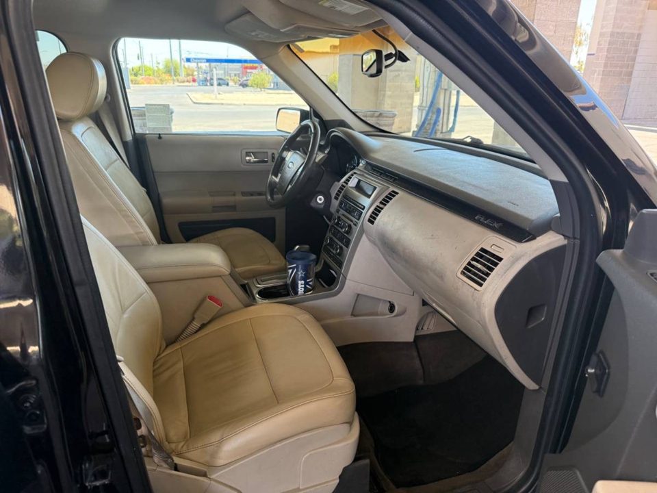 2011 Ford Flex SEL 3rd row seat Clean Nevada Title