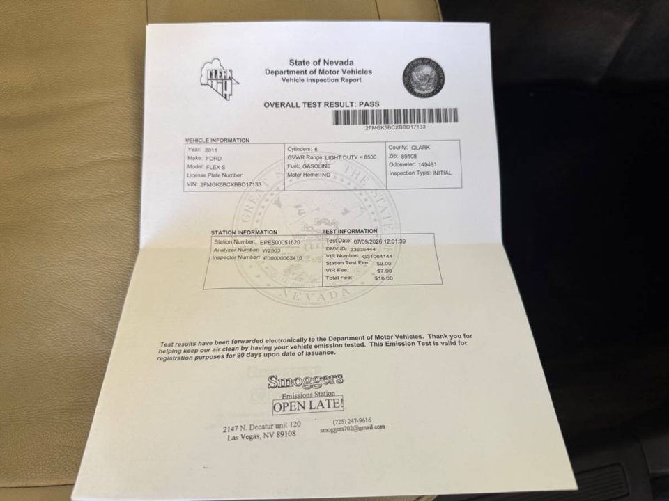 2011 Ford Flex SEL 3rd row seat Clean Nevada Title