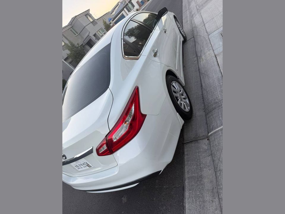 2017 Nissan Atlima