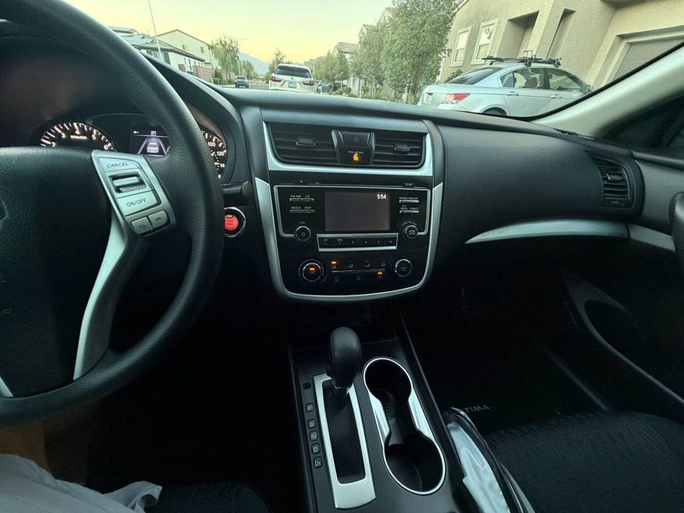 2017 Nissan Atlima